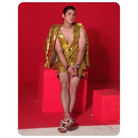 มาริโอ้ เมาเร่อ พร้อมทีม พระโขนงบอยแบนด์ ถ่ายแบบ ขึ้นปกสุดสัปดาห์