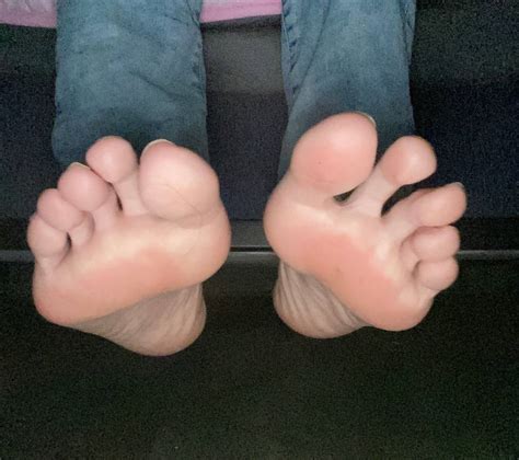 cute feet by tickleabusevicky on DeviantArt