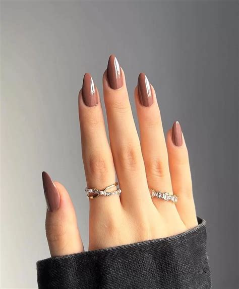 Modelo De Unha Marrom - Unhas decoradas de marrom: inspirações sofisticadas e elegantes