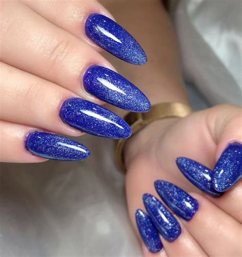 Unha Em Gel Azul Com Glitter