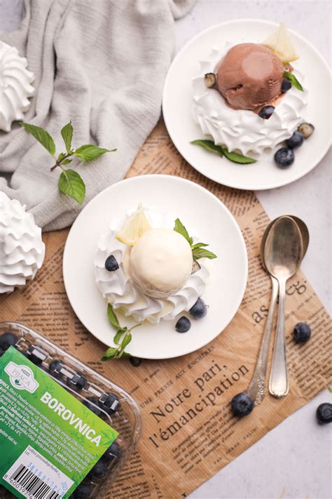 Pavlova sa sladoledom - Milin kuvar