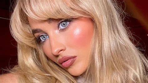 Tendance: Sabrina Carpenter Makeup Look - Boozyshop