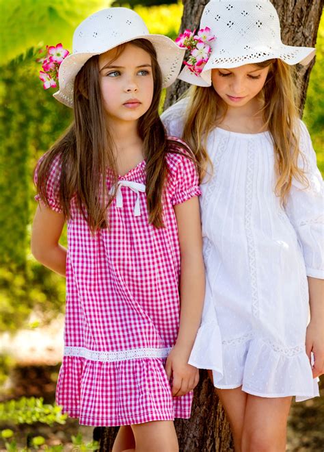 Numa loja Lanidor Kids ou em www.lanidor.com. // In Lanidor Kids stores ...