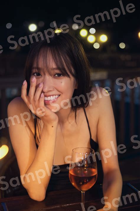 日向坂46 佐々木久美 1st写真集『めくる日々』封入特典ポストカード絵柄全6種一挙公開 | ACTOR&ACTRESS,ARTIST ...