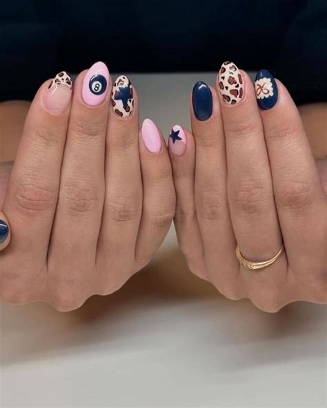 nails color for november 10
