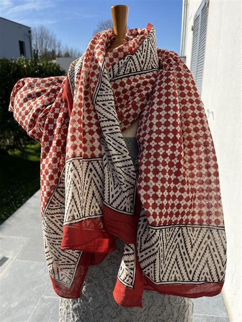 Foulard long chèche ou paréo sarong, voile de coton très souple, rouge