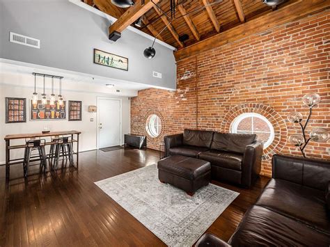 50 W Hoster St APT C, Columbus, OH 43215 | Zillow