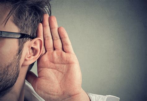 WAYS TO BECOME A BETTER LISTENING PERSON