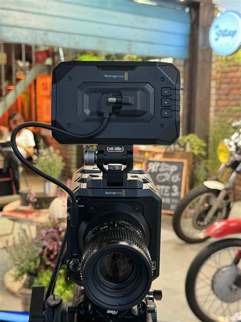 First Look at the Blackmagic Design PYXIS Monitor - AlphaAV