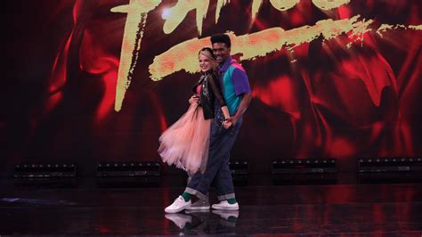 'Dança dos Famosos 2018': Pâmela Tomé fica na liderança na estreia do