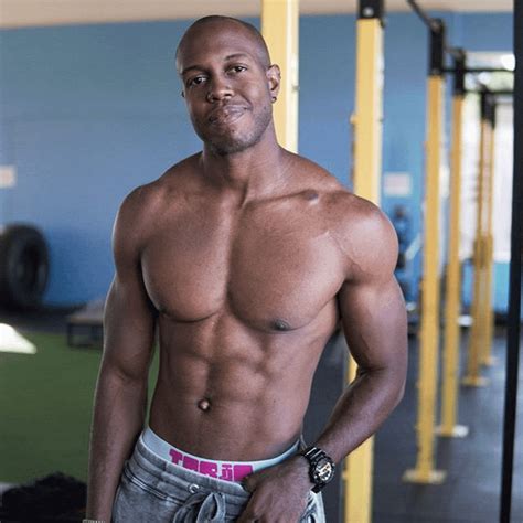 tao physique calisthenics athlete youtuber natty  juice