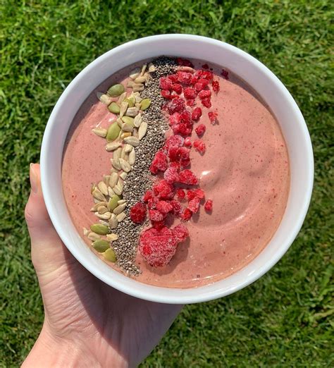 chocoberry smoothie bowl