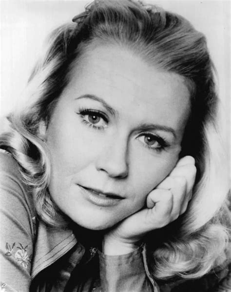 24 Facts About Juliet Mills | FactSnippet