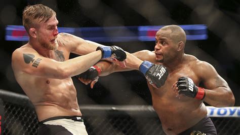 Highlights! Watch Daniel Cormier and Alexander Gustafsson slug it out