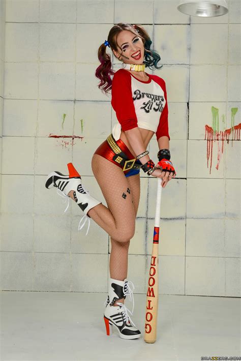 Riley as Harley Quinn | Scrolller
