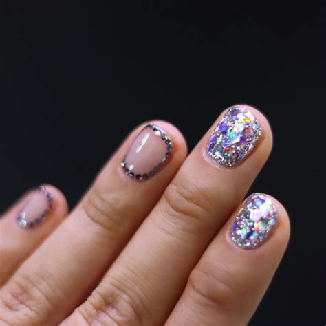 The "Tacky" Nail Trend We're Backing for the Rest of Winter | Glitter manicure, Nail trends ...