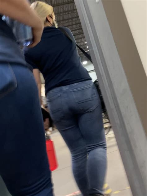 Sexy blonde co worker - Tight Jeans - Forum