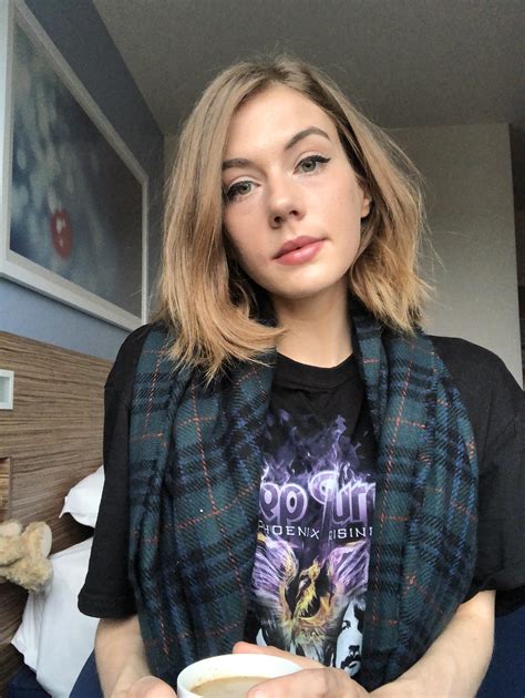 Come follow my onlyfans 💛💛 only $5! Www.onlyfans.com/eden_catherine : r