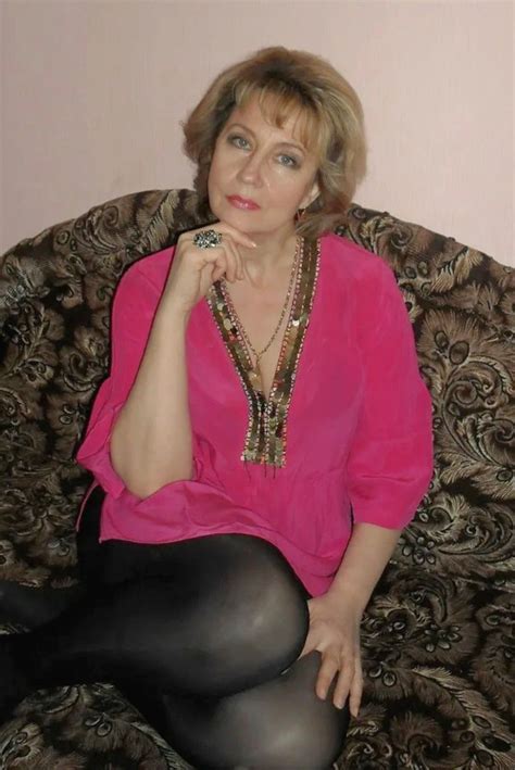 Pinterest in 2024 | Stylish older women, Beautiful women over 50 ...