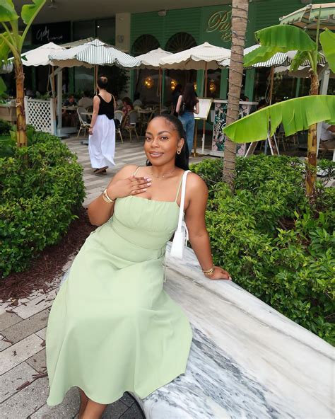 Brittny Simone (@brittny.simone) • Instagram photos and videos