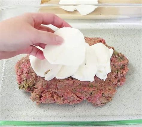 Easy Cheese-Stuffed Meatloaf Recipe