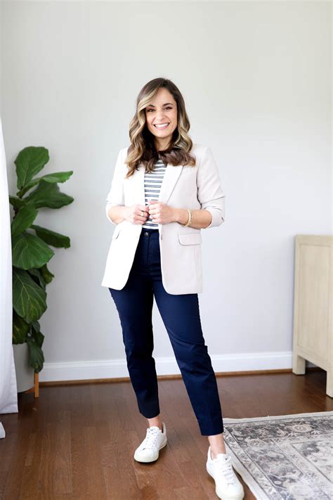 Outfits for Work with Sneakers - Pumps & Push Ups