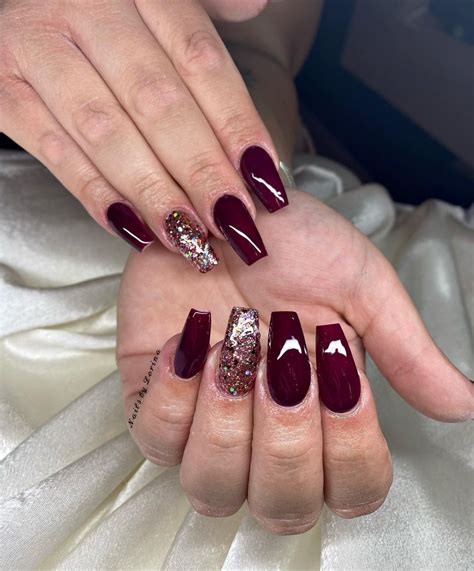 Unhas Cor Vinho Decoradas - Unhas na Cor Vinho - Chiques e Elagantes - UNHAS DECORADAS