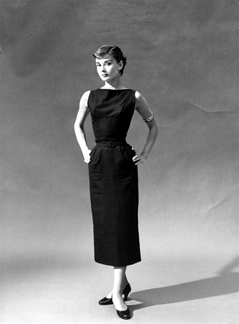 Nova biografia revela como Audrey Hepburn redefiniu a moda feminina
