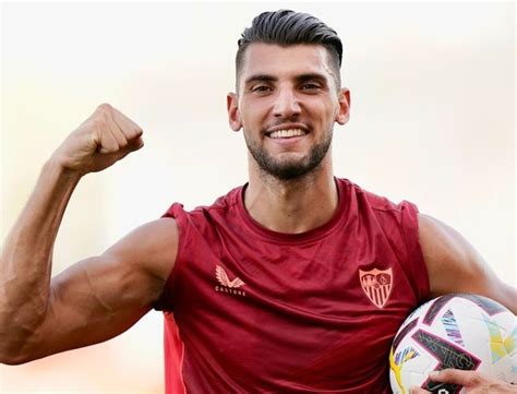 Rafa Mir: "Para hacer goles hay que generar ocasiones, y creo que en ...