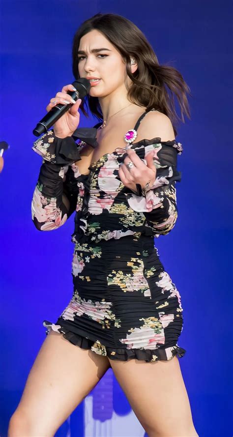 Imagine rubbing your dick from behind on that soft ass of dua lipa