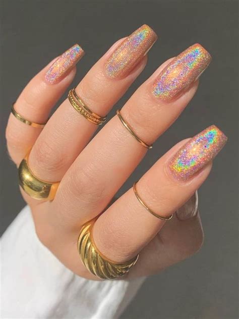 19 Gorgeous Gold Nail Design Ideas for a Luxurious Look - thepinkgoose.com