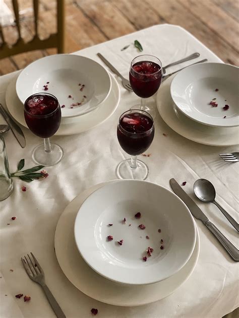 MY FIRST EVER NUDE DINNER PARTY - cosi’s odyssey