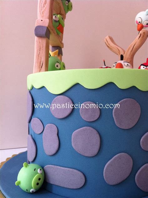 Angry Birds Cake - CakeCentral.com