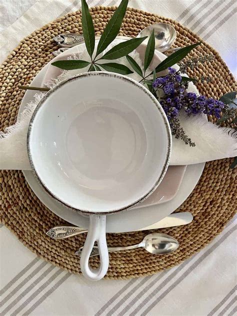 boho table setting  casual holiday    sparkle design