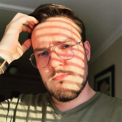 Nie stać. Rząd zaniedbywał rynek nieruchosci, zrobiło się eldorado ...