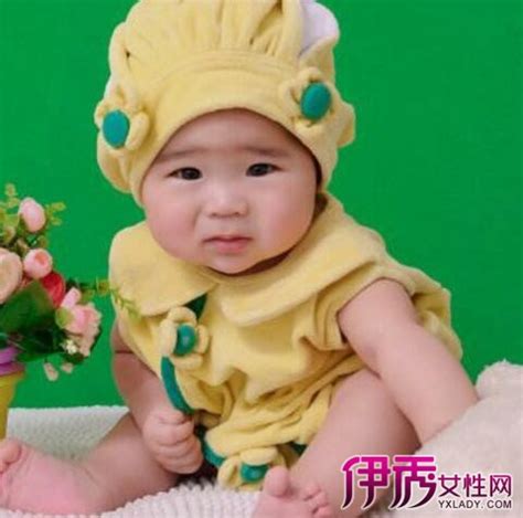 6个月婴儿体重标准是多少_6个月的婴儿手不会主动抓东西 - 随意云