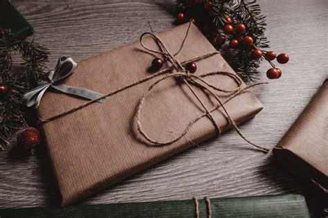 16 Meaningful Gift Ideas & Gift Giving Tips