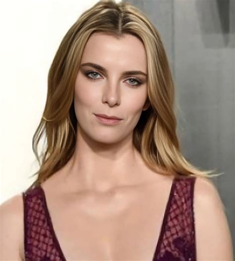 Betty Gilpin (Actress) Age, Height, Weight, Videos, Biography