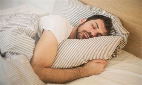 Qual O Melhor Lado Para Dormir Quem Tem Refluxo - Qual é a posição certa de dormir para quem tem refluxo?