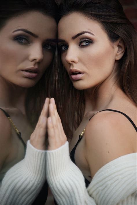 Ikon Models -Model