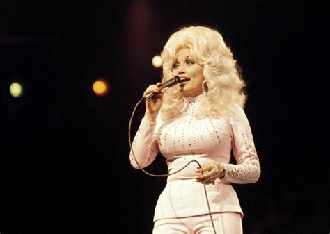 The Time Dolly Parton Mooned Her Sister's Boyfriend