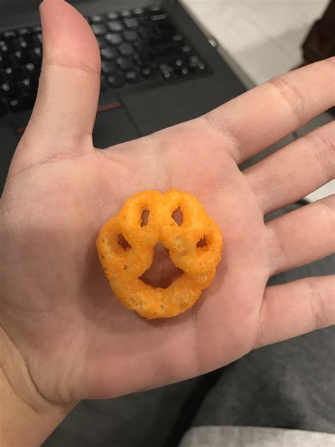 Cutest snack ever - Cheetos Paws! http://ift.tt/2qdDdmf | Cute snacks ...