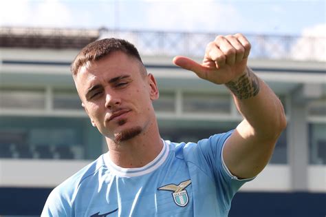 Patric va in confusione e dimentica la Lazio: "Forza Napoli sempre ...
