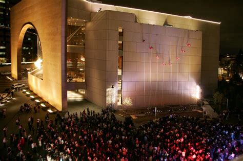 New Segerstrom Center Plaza opening will feature free concerts, trick ...