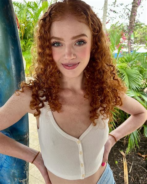 Zoe Ryder | Can you teach me how to surf? 🏄‍♀️ | Instagram