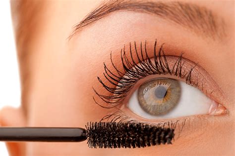 10 Best Natural Mascara in 2025 (Review)
