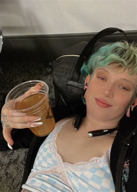 TW Pornstars - 2 pic. Sinnabunny 🏳️‍⚧️🏳️‍🌈. Twitter. my flights delayed