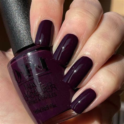 15 Simple Dark Purple Nails - Sparkling Boy Ideas