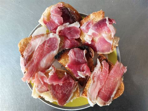 How is Jamon Iberico prepared? | Peppers.org