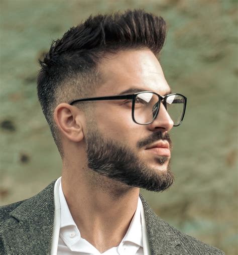 20 Ideal Beard Styles to Balance Out Triangle Face Shape